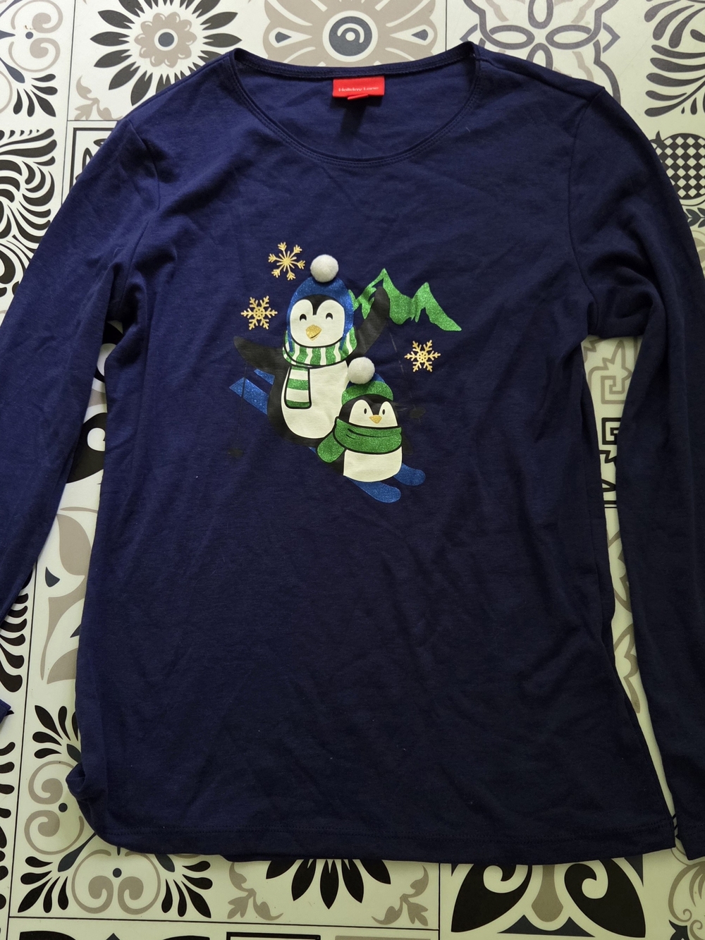 Women's Navy Long-Sleeve Penguin Graphic Top